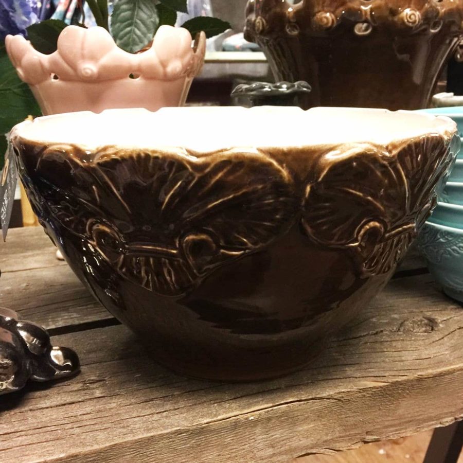 Mikaela Willers Uppläggningsfat Kärven brun keramik